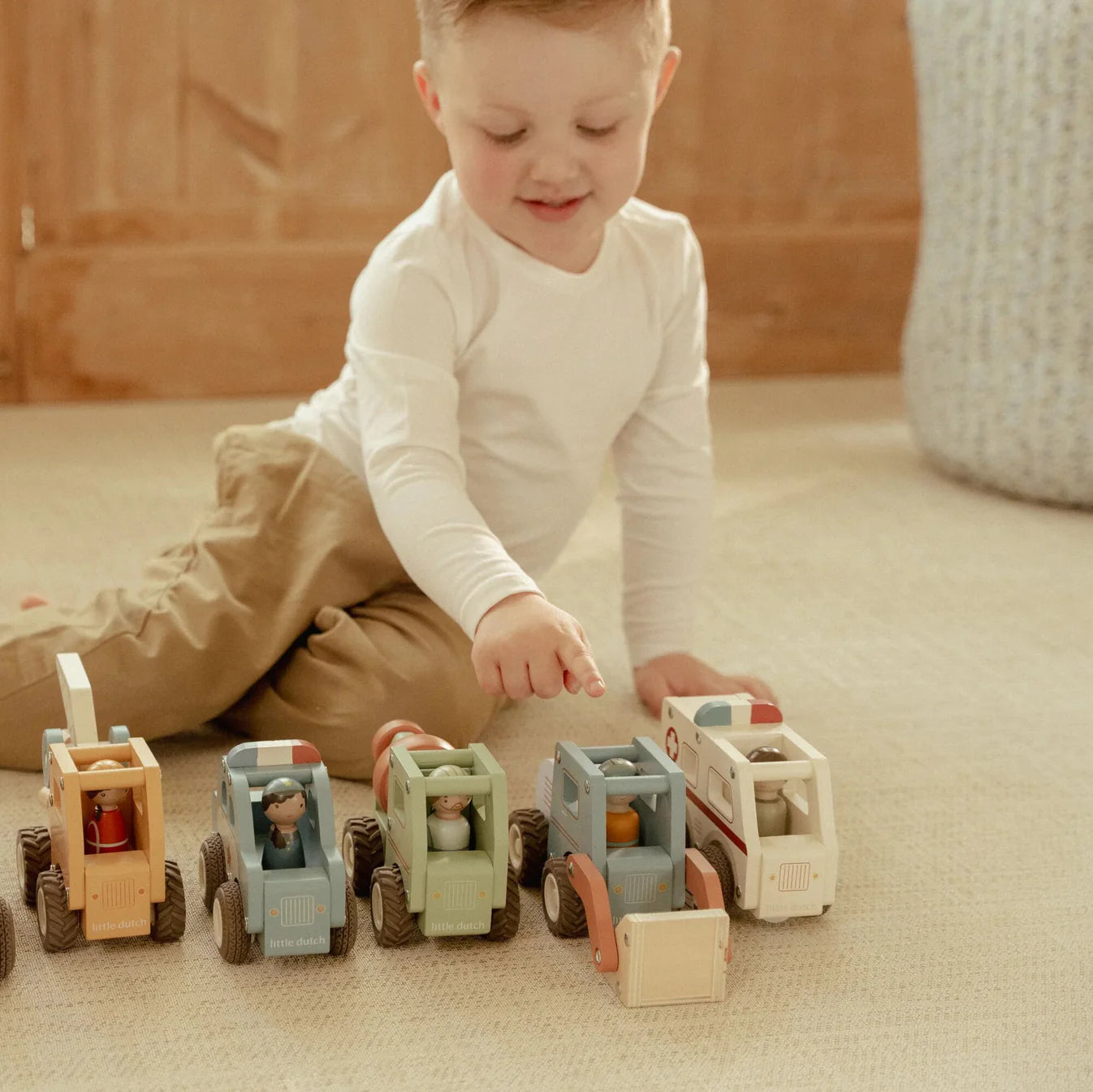 LITTLE DUTCH WOODEN EXCAVATOR