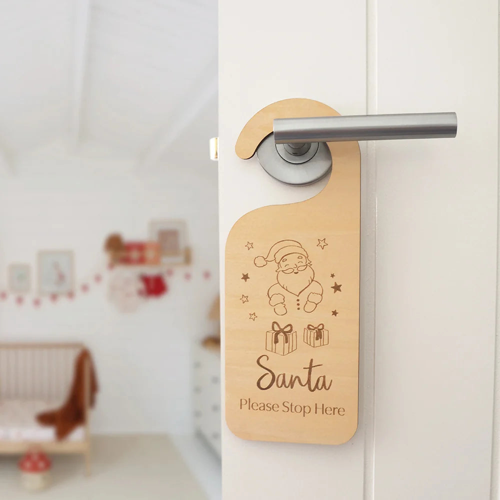 SNUGGLE HUNNY | WOODEN DOOR HANGER | CHRISTMAS