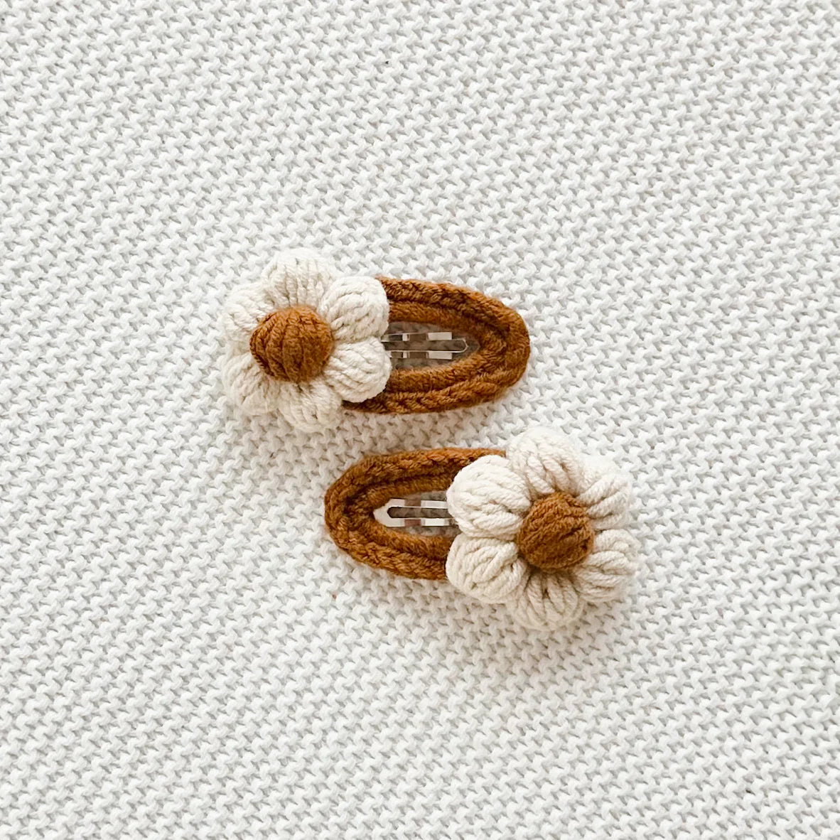 BLOSSOM AND PEAR DAISY CROCHET CLIP