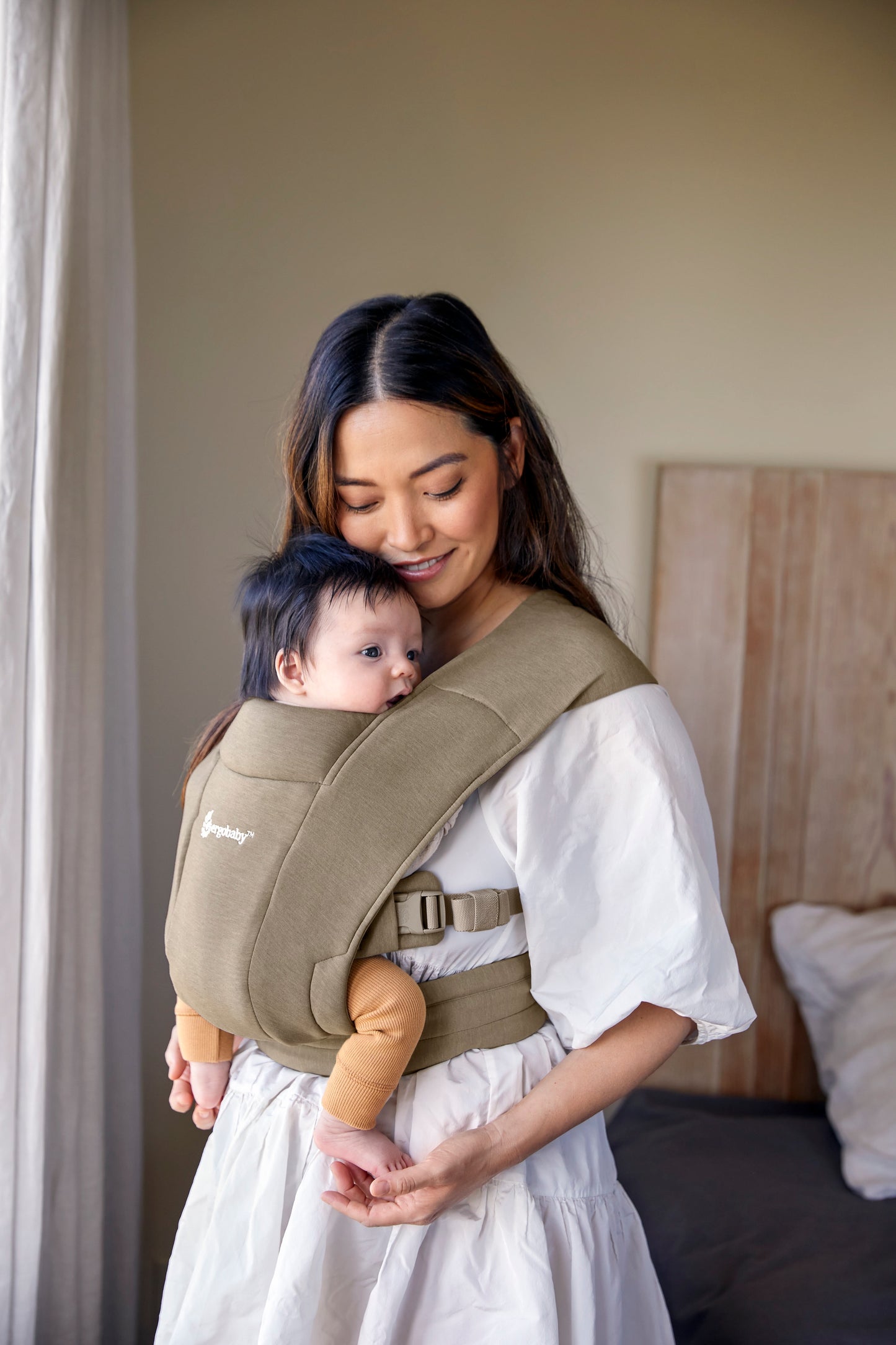 ERGOBABY EMBRACE NEWBORN BABY CARRIER | SOFT OLIVE