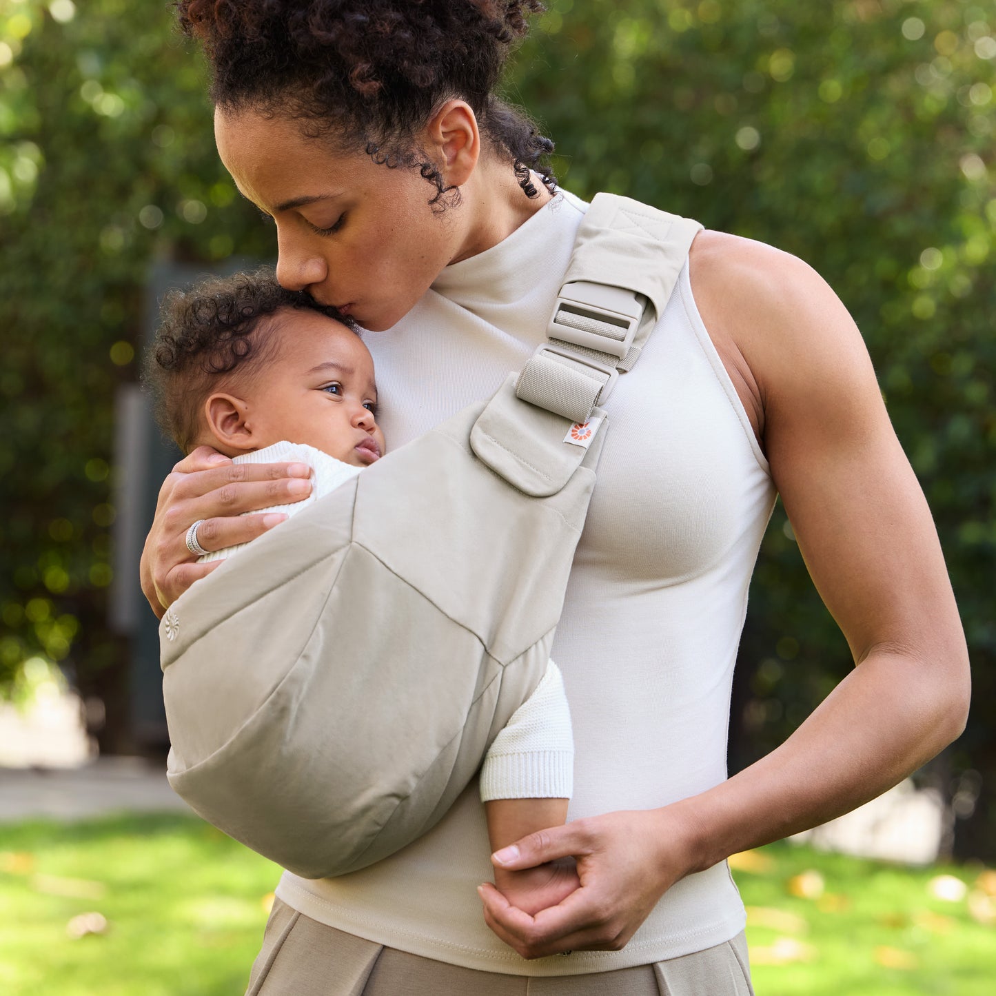 ERGOBABY UPSIE SLING CARRIER | SOFT OLIVE