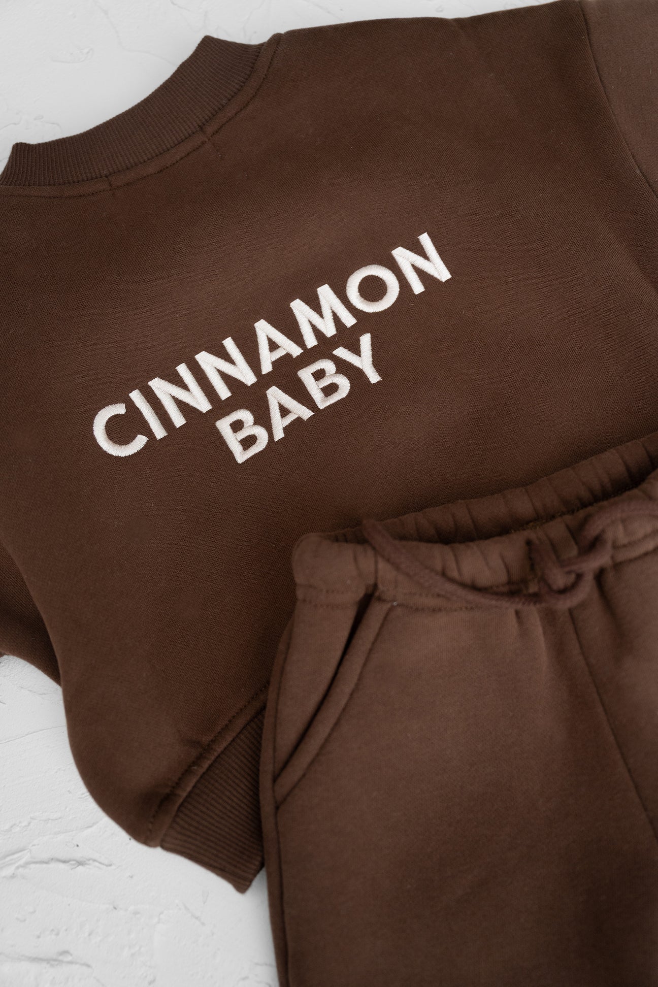 CINNAMON BABY LOGO TRACKSUIT SET - CHOCOLATE
