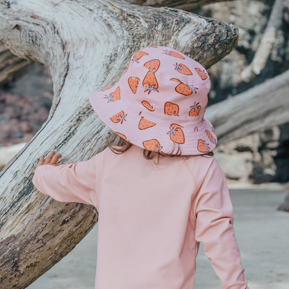 CRYWOLF REVERSIBLE BUCKET HAT | STRAWBERRY SPLASH