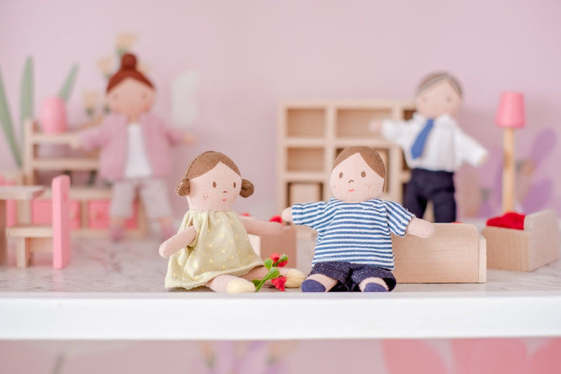 Bonikka Tiny Doll Family of 4