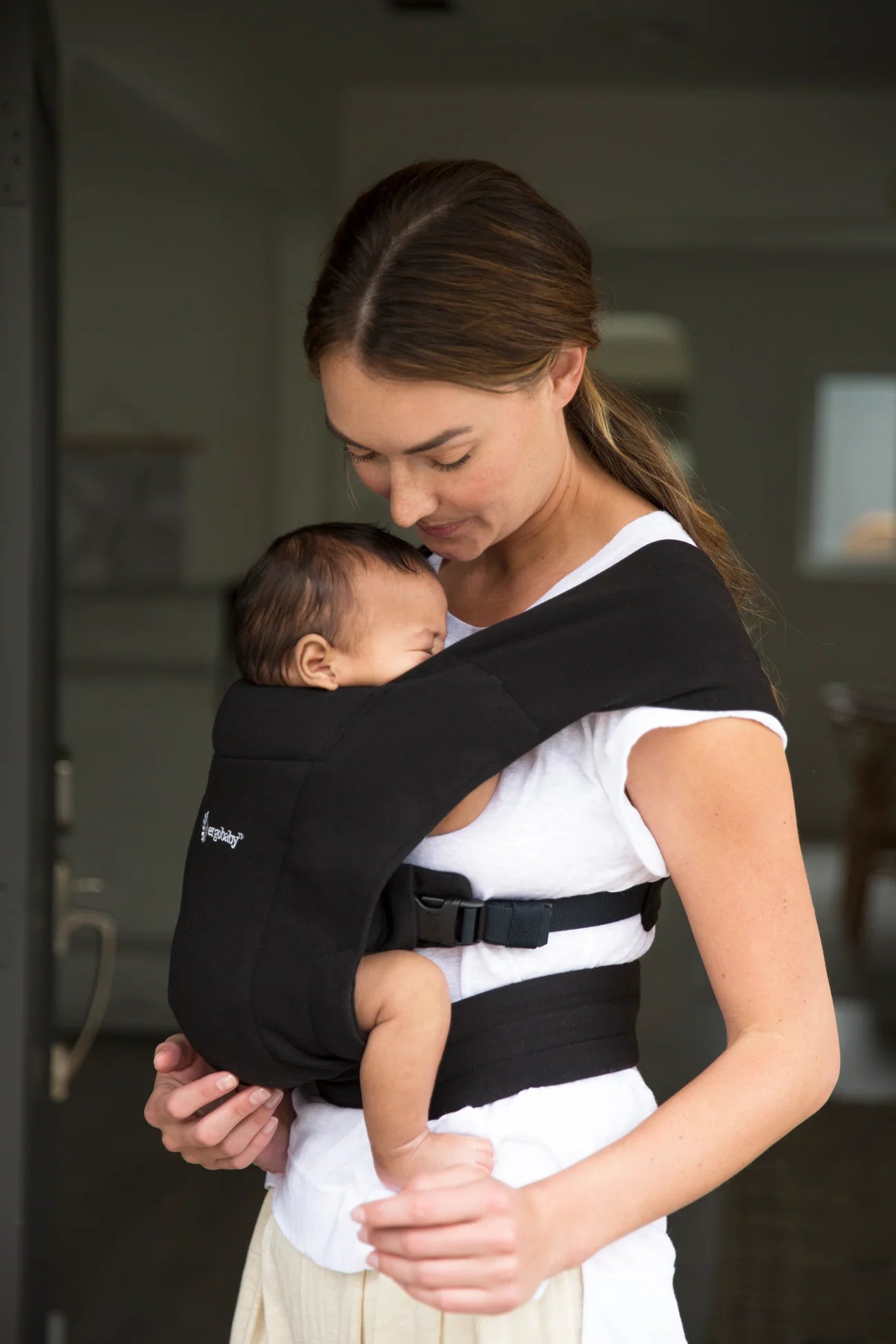 ERGOBABY EMBRACE NEWBORN BABY CARRIER | PURE BLACK