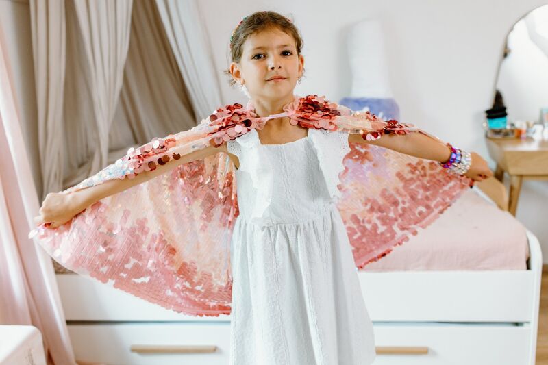 5TH AVENUE PINK PAILETTE DRESS UP CAPE