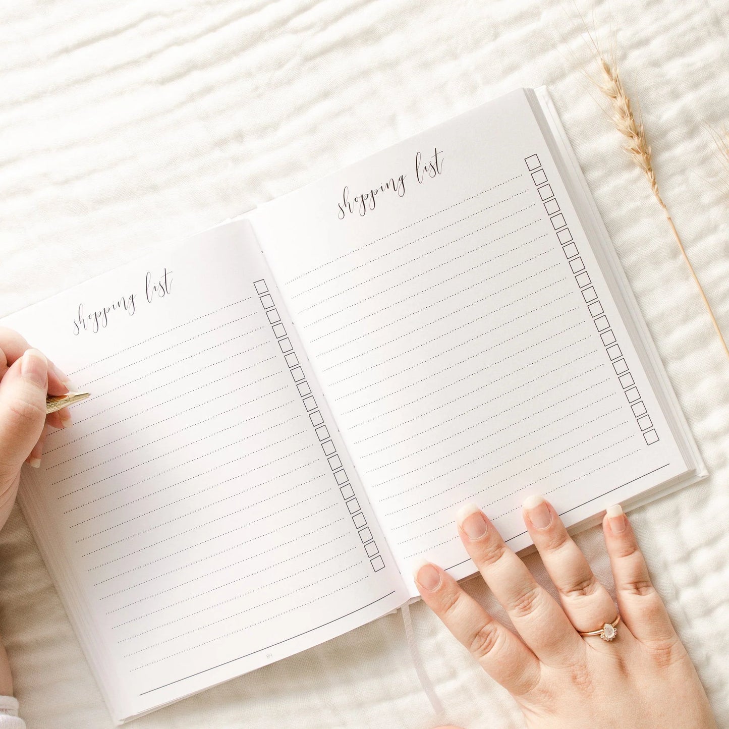 BLOSSOM AND PEAR PREGNANCY JOURNAL | HELLO LITTLE MAMA WHITE