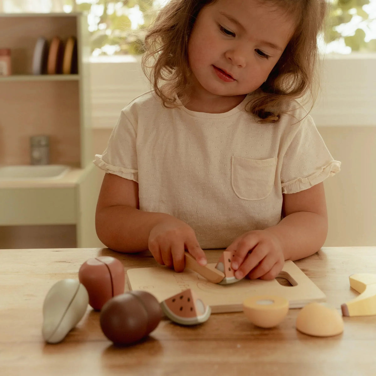 LITTLE DUTCH | WOODEN SLICING FRUIT