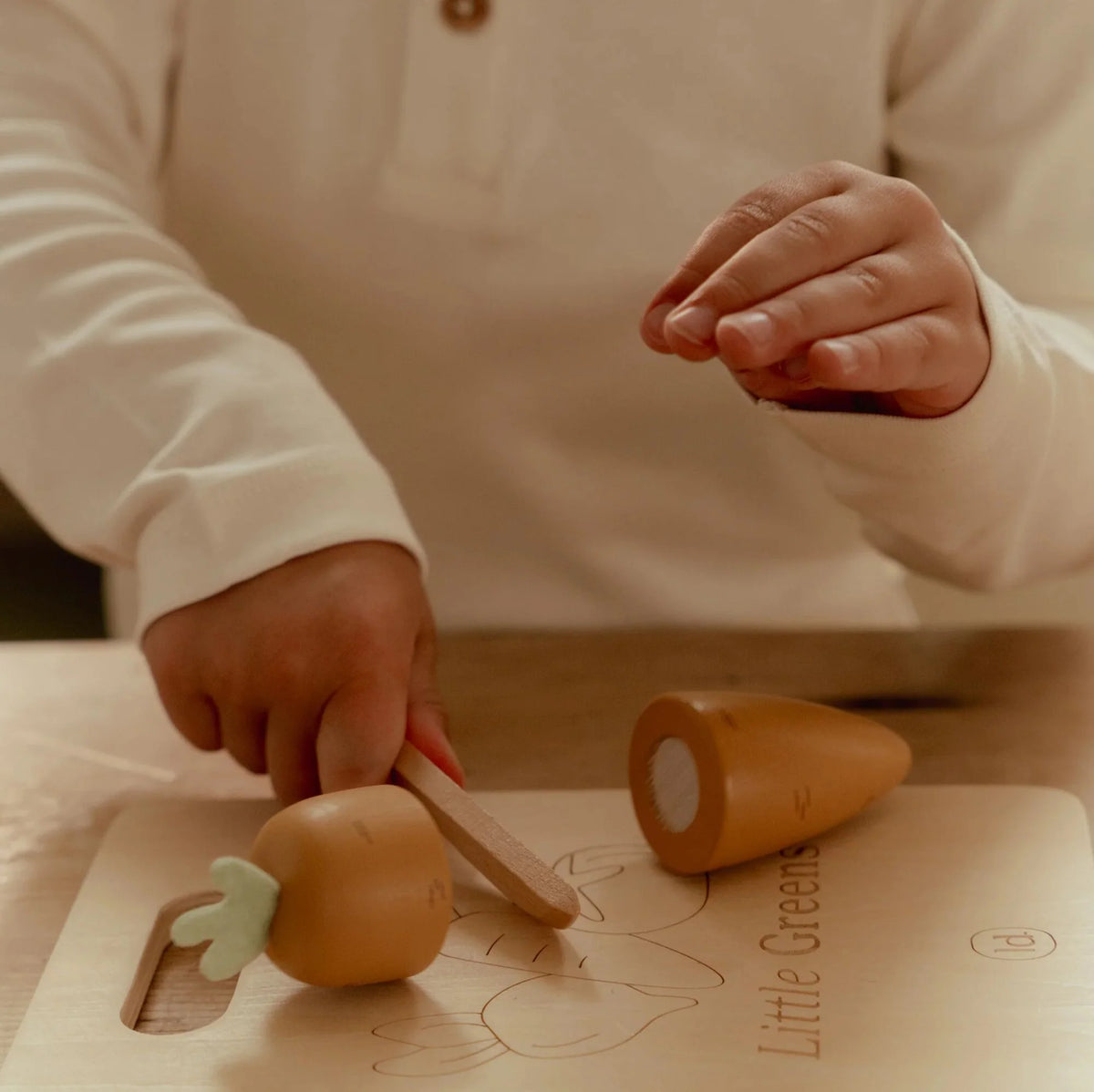 LITTLE DUTCH | WOODEN CUTTING VEGETABLES