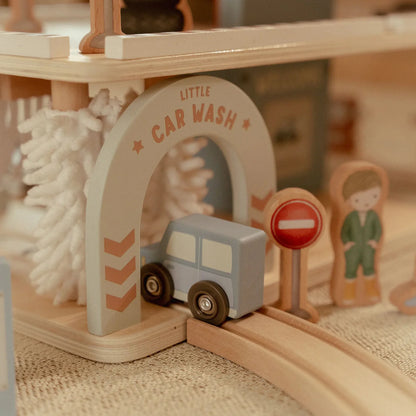 LITTLE DUTCH WOODEN GARAGE