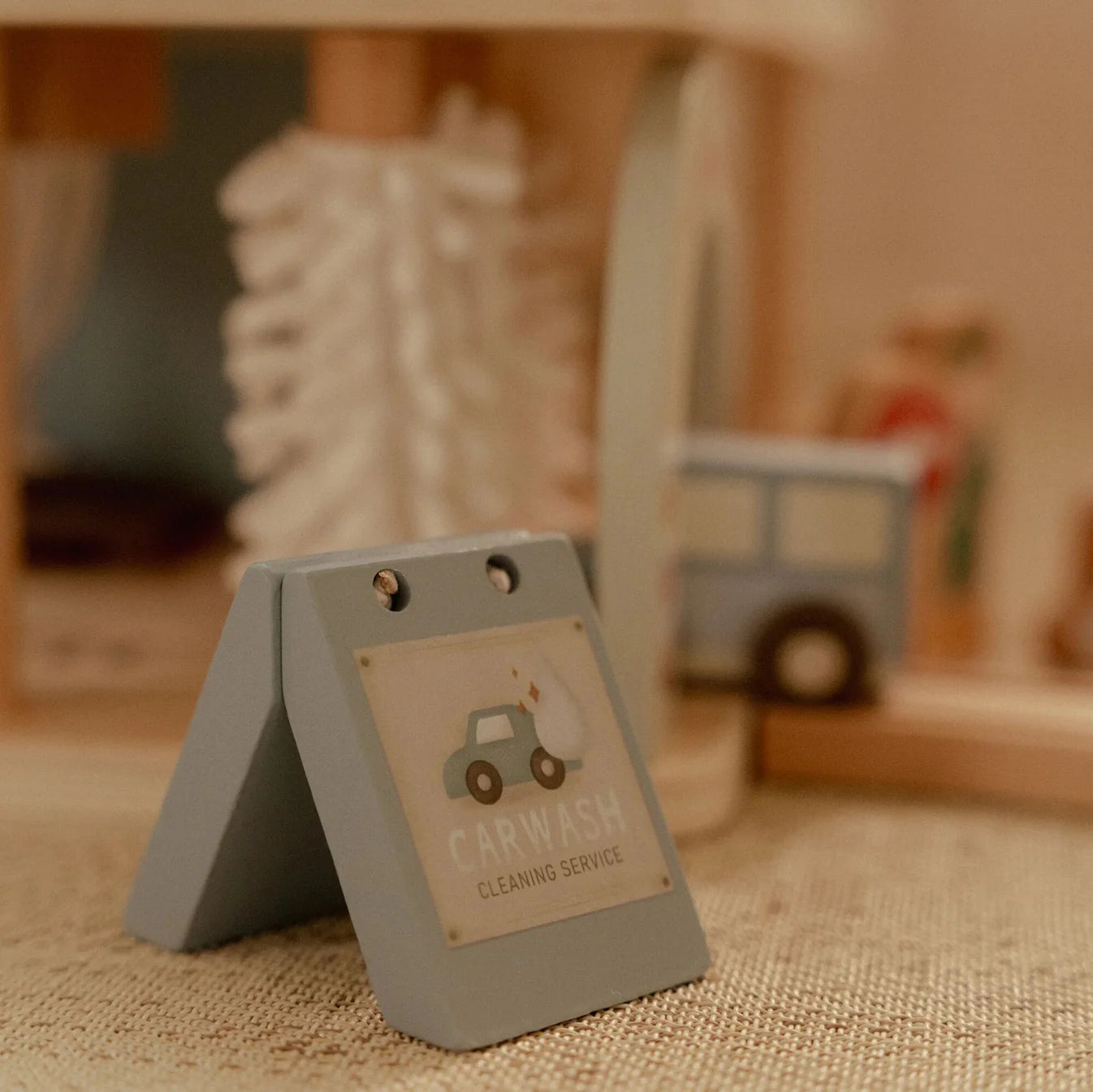 LITTLE DUTCH WOODEN GARAGE