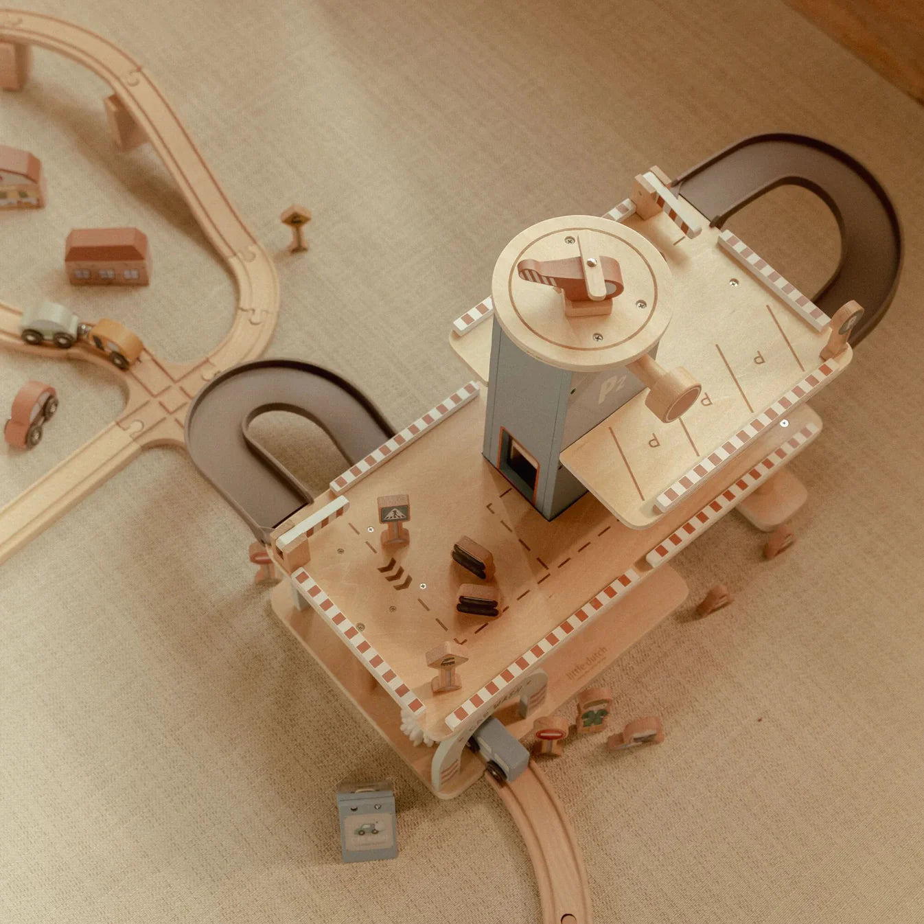 LITTLE DUTCH WOODEN GARAGE