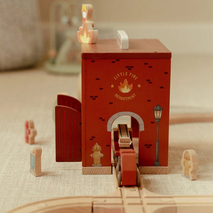 LITTLE DUTCH | WOODEN FIRESTATION