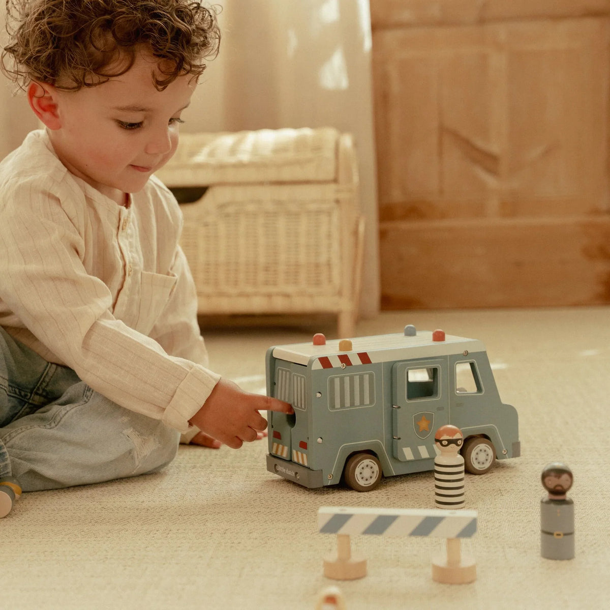 LITTLE DUTCH | WOODEN POLICE VAN
