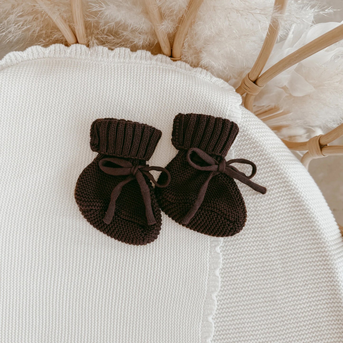 BLOSSOM AND PEAR KNIT BOOTIES | ESPRESSO