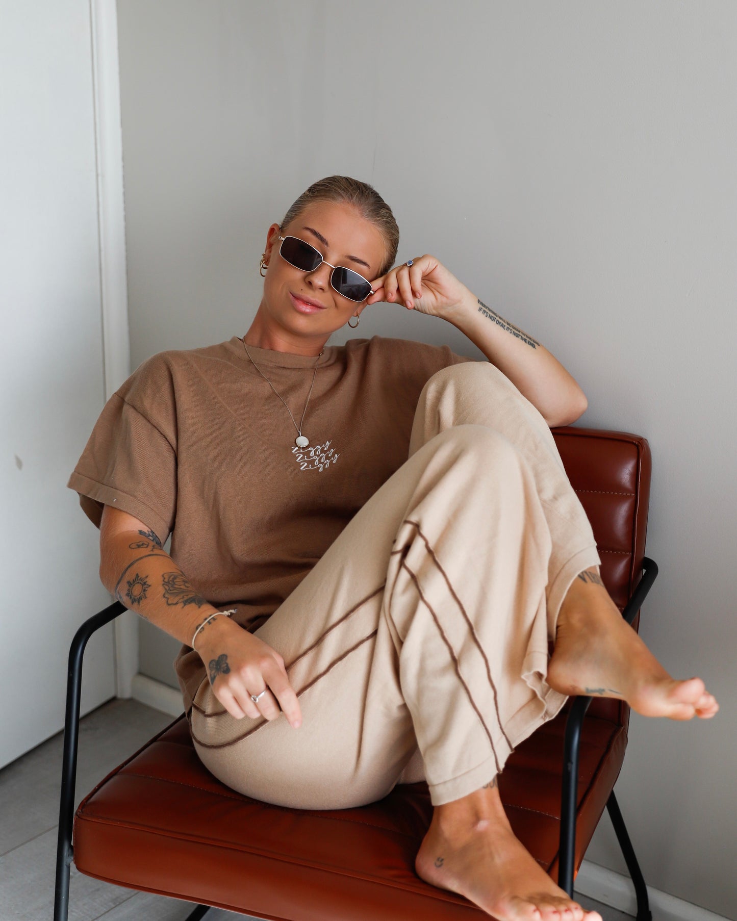 ZIGGY LOU SIGNATURE TEE | MOCHA (WOMEN'S)