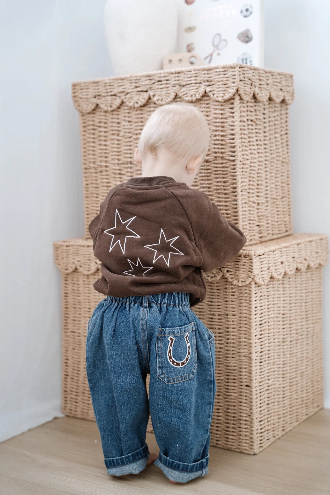 BLOSSOM AND PEAR SWEATER HOLD YOUR HORSES | ESPRESSO