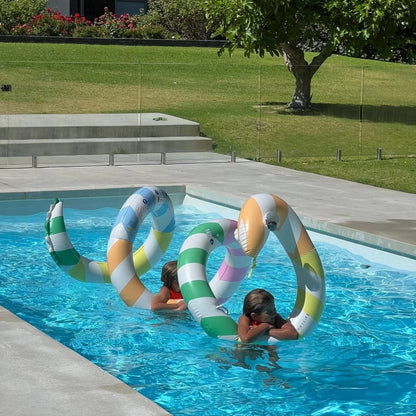 SUNNYLIFE | GIANT INFLATABLE NOODLE | POOLSIDE GELATO