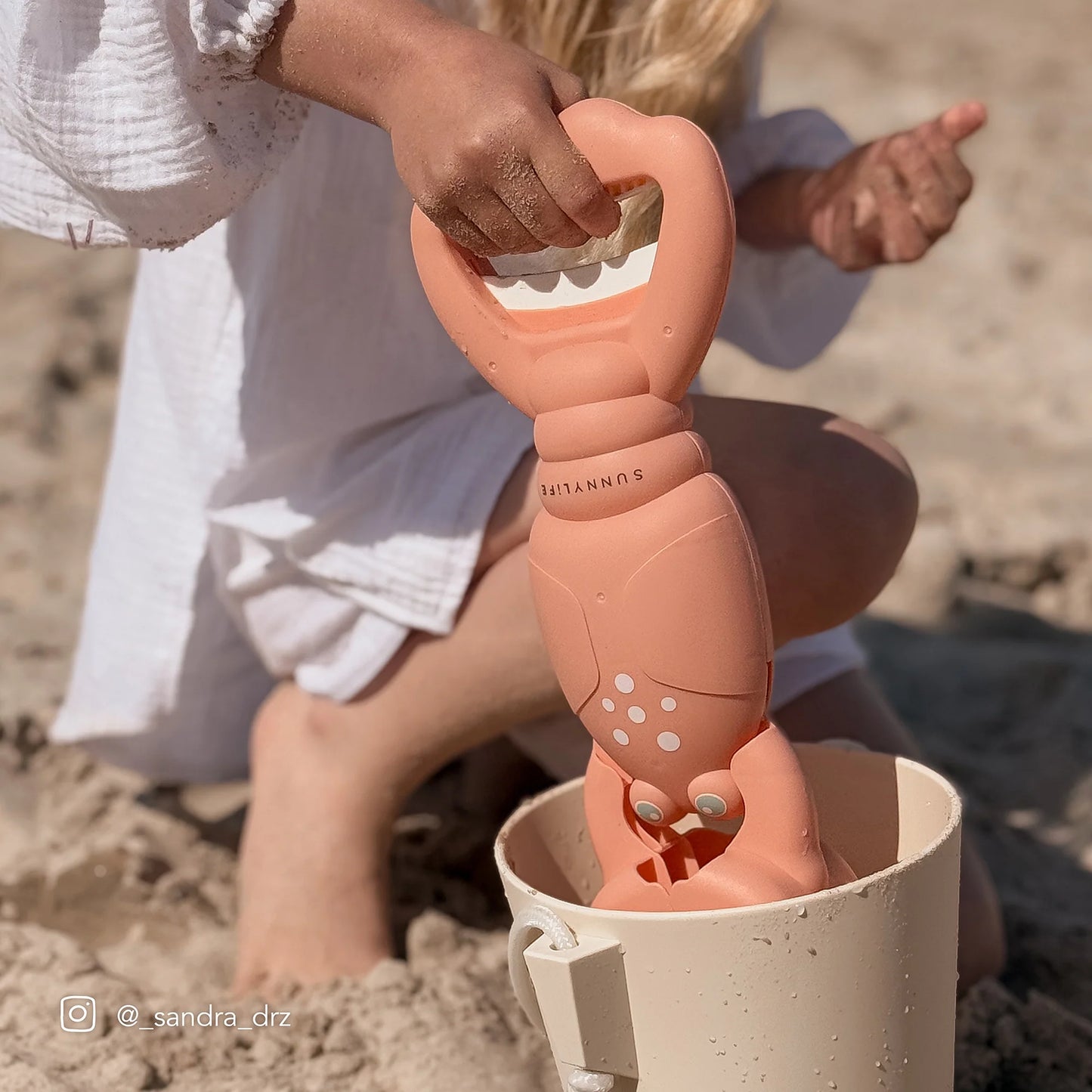 Sunnylife Lobster Sand Claws