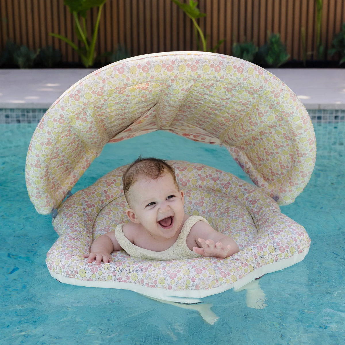 SUNNYLIFE | BABY FLOAT | INTO THE GARDEN