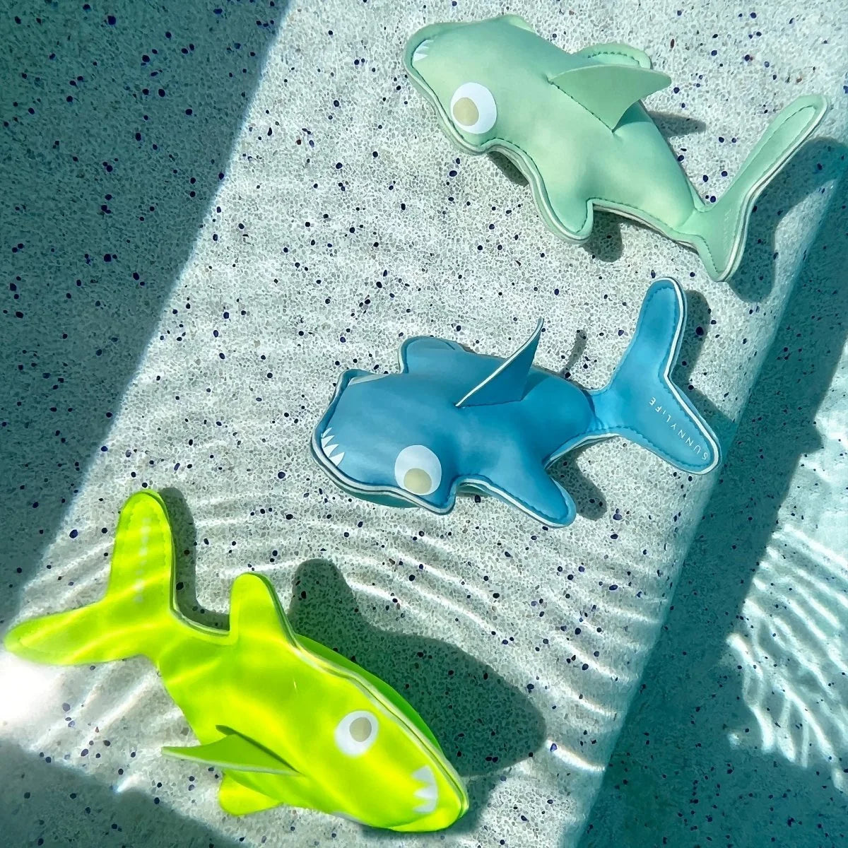 SUNNYLIFE | DIVE BUDDIES | SALTY THE SHARK