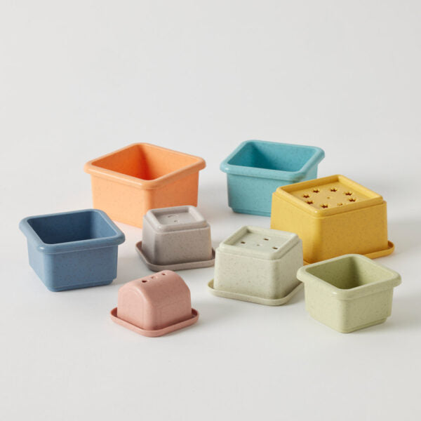 JIGGLE AND GIGGLE ECO WATER PLAY STACKING CUPS