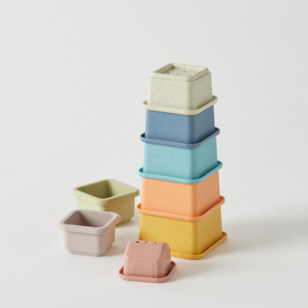 JIGGLE AND GIGGLE ECO WATER PLAY STACKING CUPS