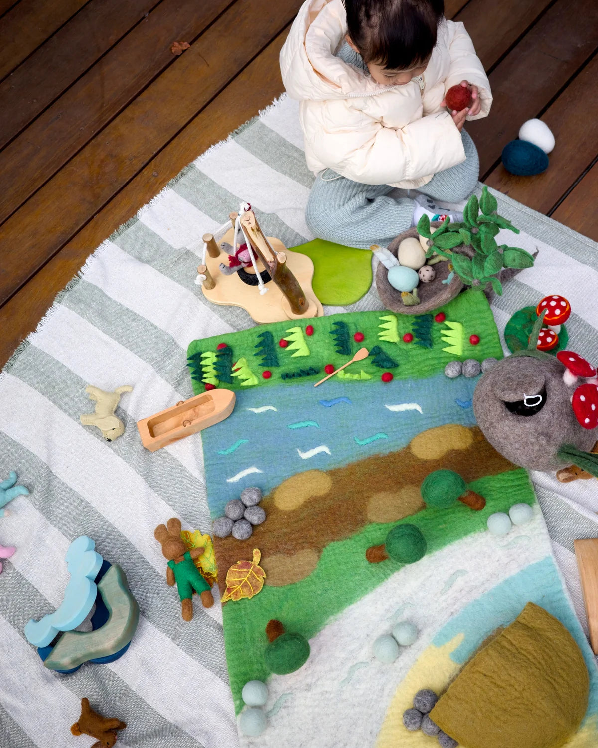 TARA TREASURES | LARGE PLAYMAT | BEAR HUNT