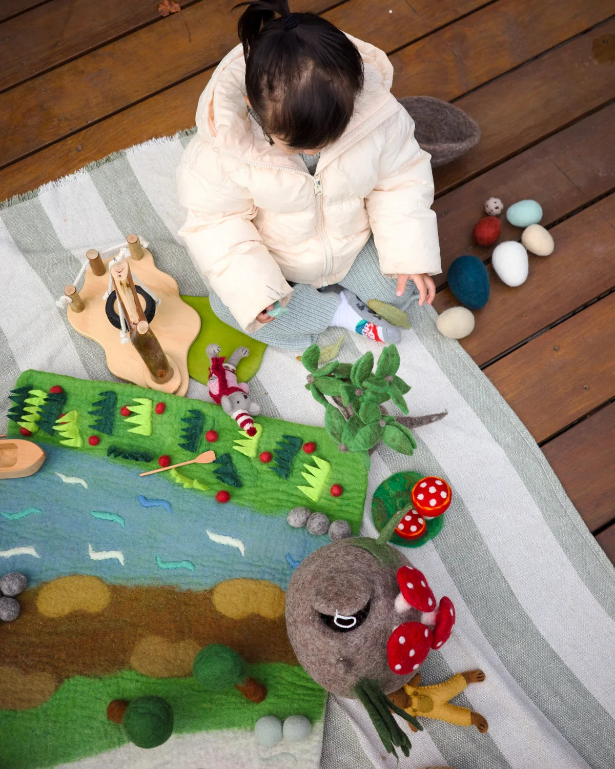 TARA TREASURES | LARGE PLAYMAT | BEAR HUNT
