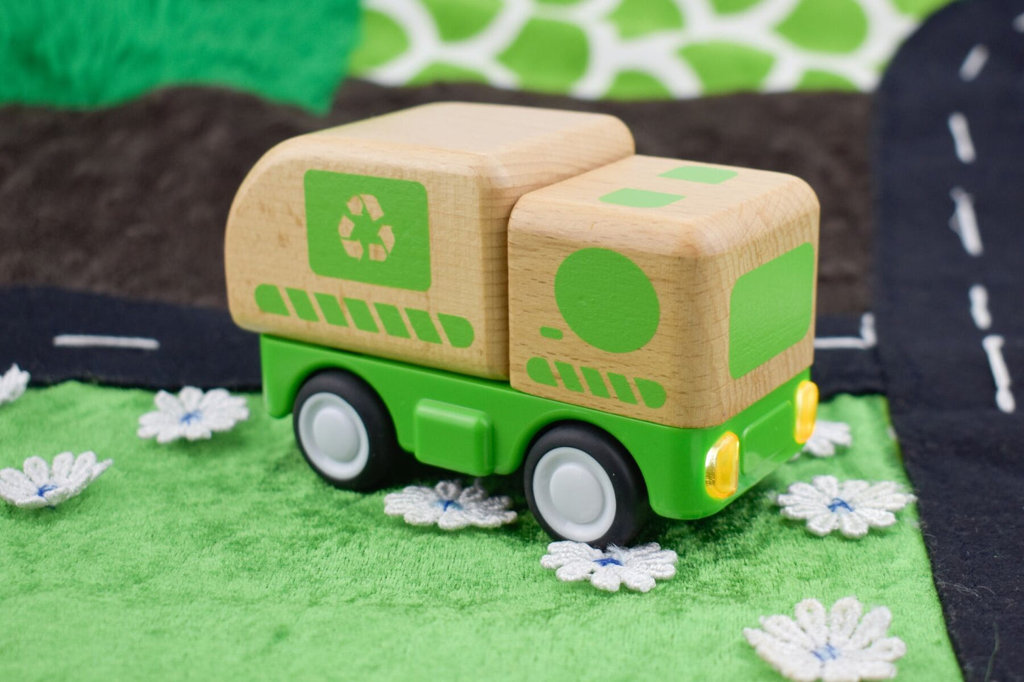 Wooden Friction Recycle Truck With Light And Sound