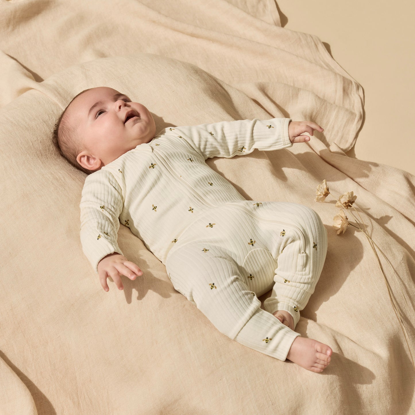 WILSON AND FRENCHY ORGANIC COTTON ZIPSUIT WITH FEET | BEE MINE