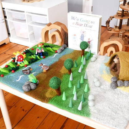 TARA TREASURES | LARGE PLAYMAT | BEAR HUNT
