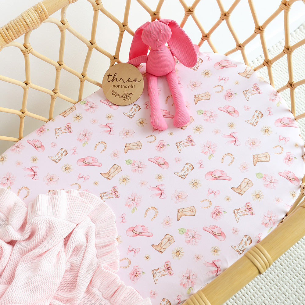 SNUGGLE HUNNY | FITTED BASSINET AND CHANGE PAD COVER | BOOTS AND BOWS