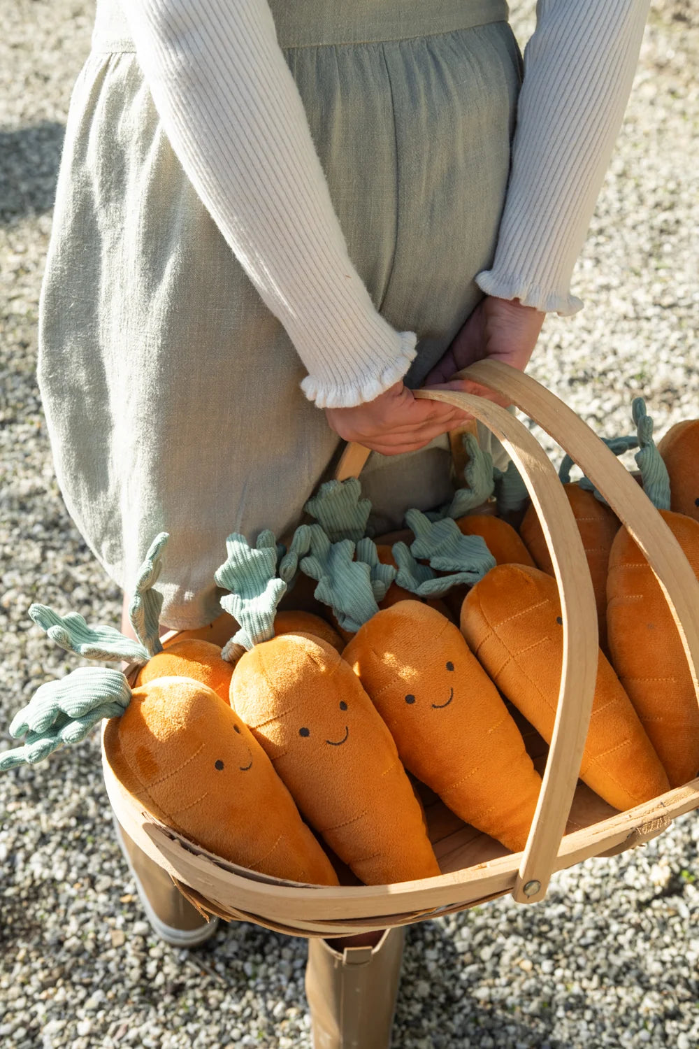 NANA HUCHY | CURTIS CARROT