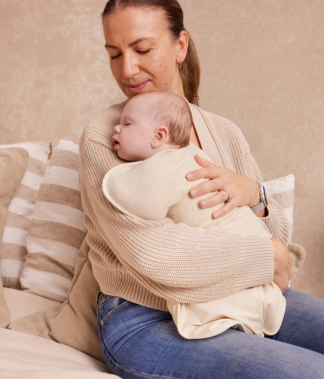 LOVE TO DREAM SWADDLE UP SLEEPING BAG 2.5 TOG | BEES OATMEAL