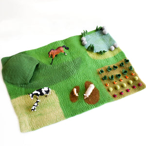 Tara Treasures Large Farm Playmat