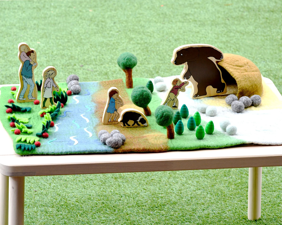 TARA TREASURES | LARGE PLAYMAT | BEAR HUNT