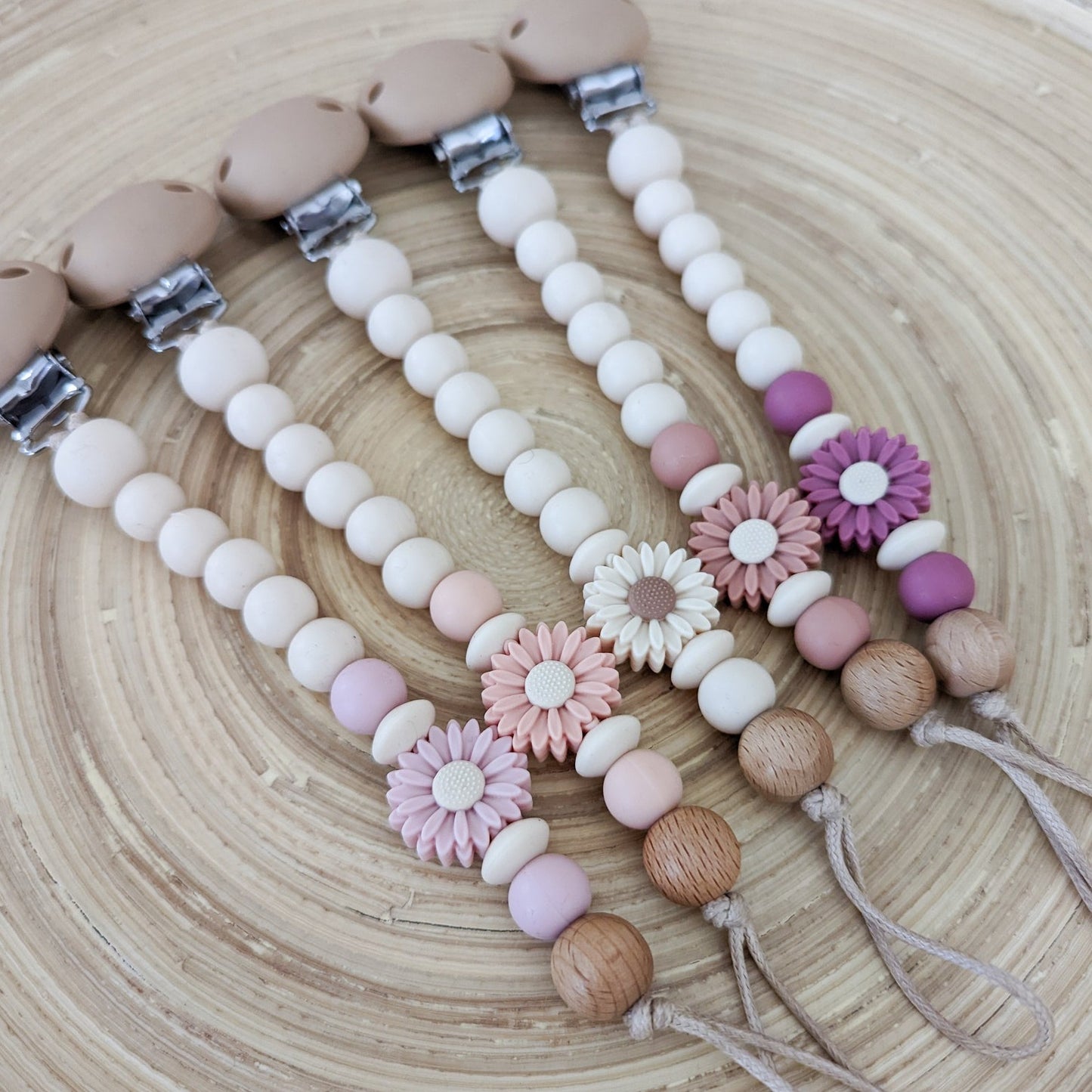 Nature bubz dummy clip - angus and dudley