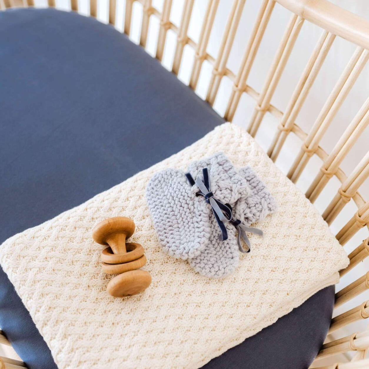 Snuggle Fitted Bassinet & Change Pad Cover - Reign - Angus & Dudley Collections